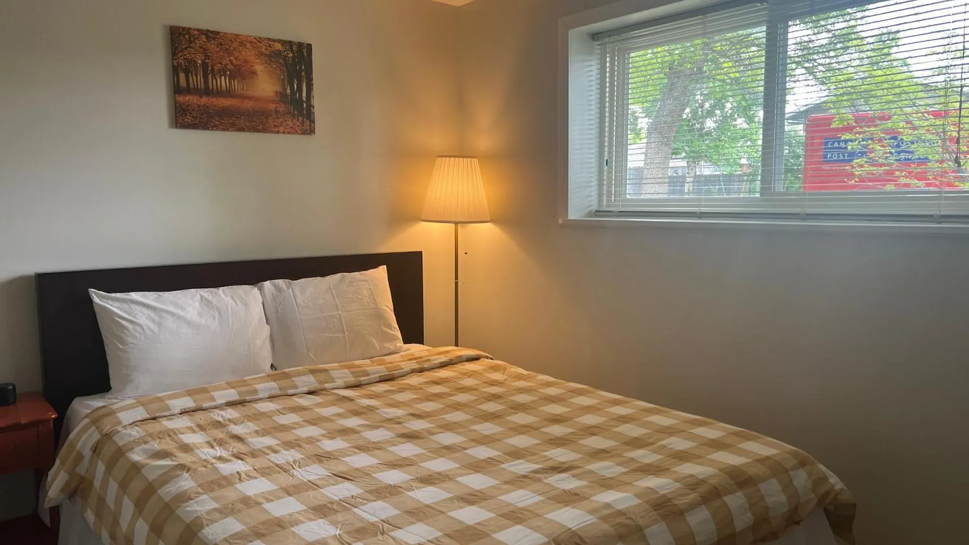 בית נופש YYC Charming Single House Lower Level קנדה